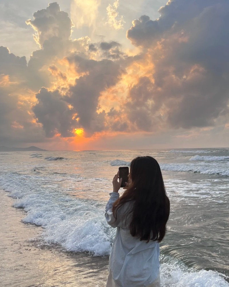 back pic of girl for dp 12