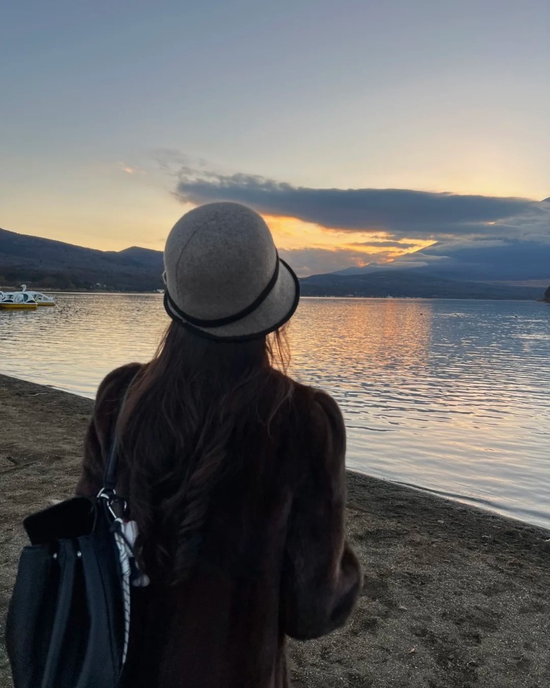back pic of girl for dp 27 
