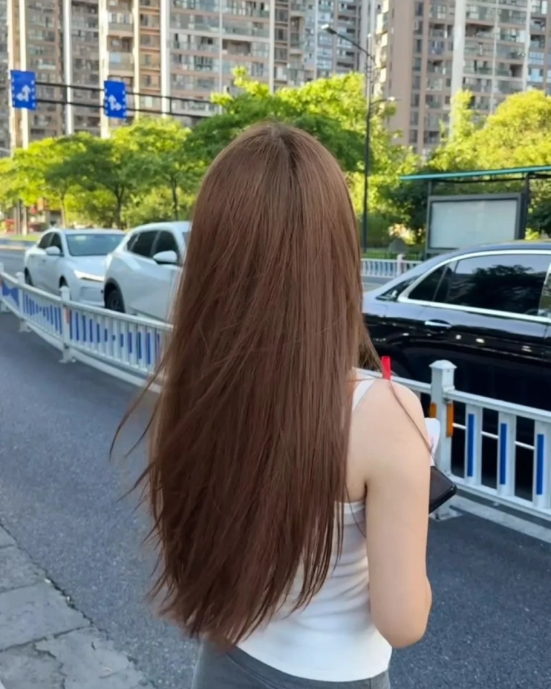 back pic of girl for dp 28