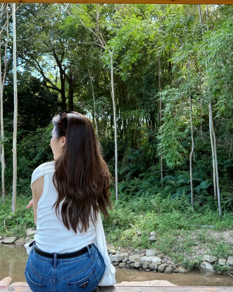 back pic of girl for dp 4 
