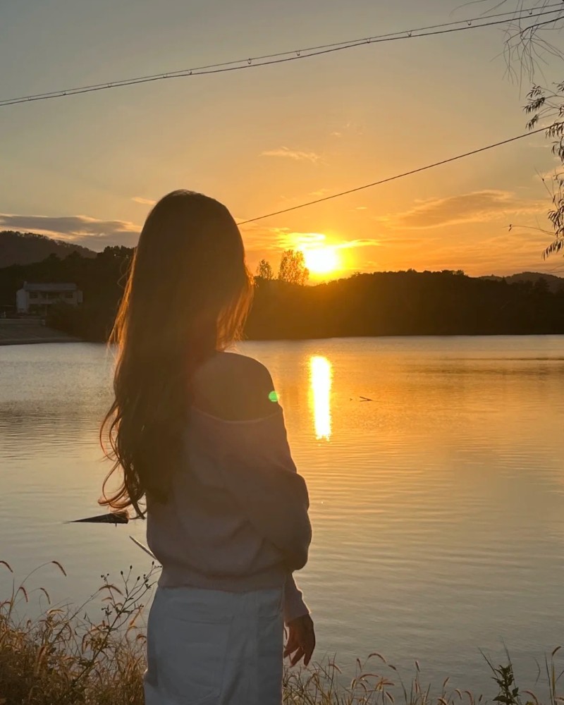 back pic of girl for dp 