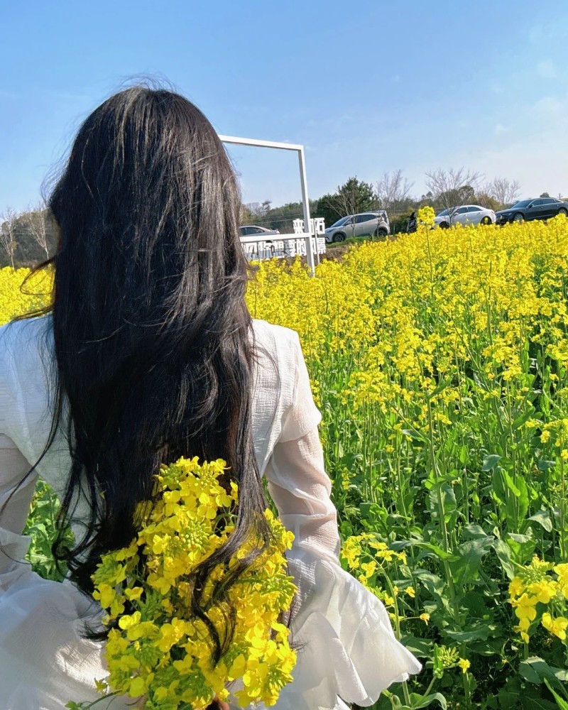 back pic of girl for dp 38
