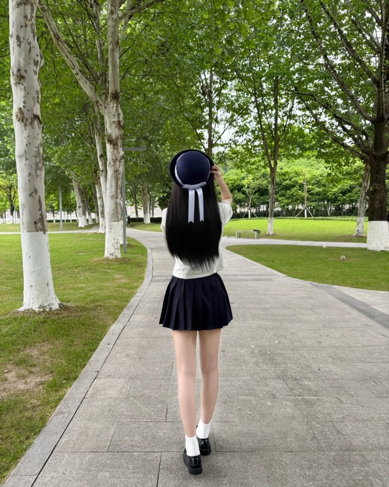back pic of girl for dp 39