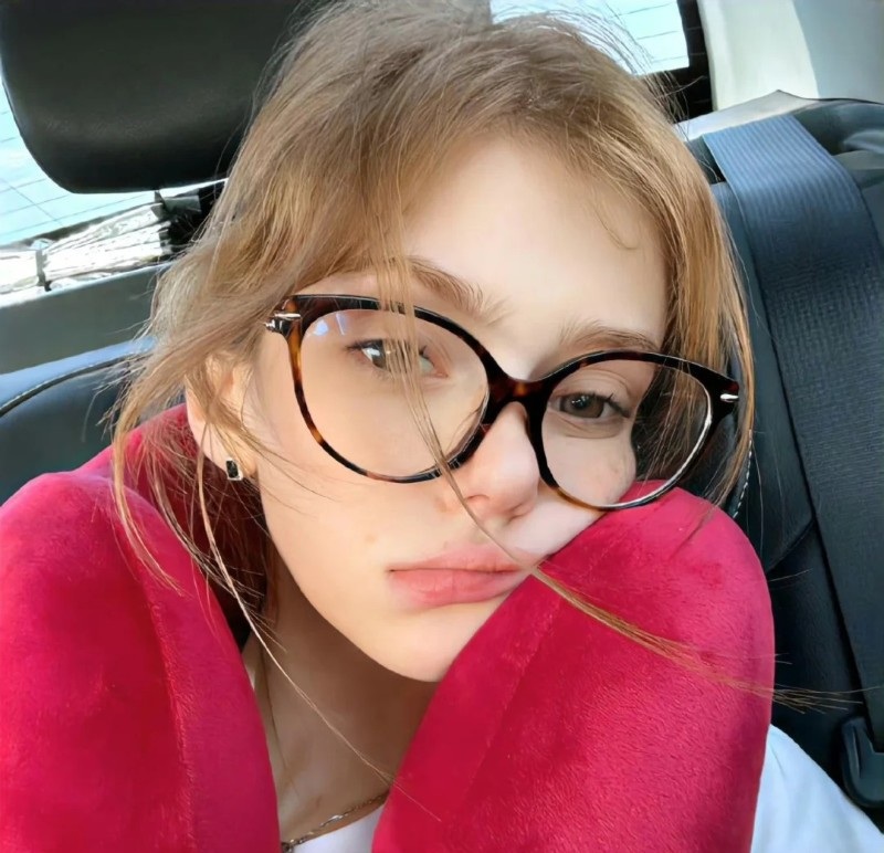 beautiful girl dp for instagram 25
