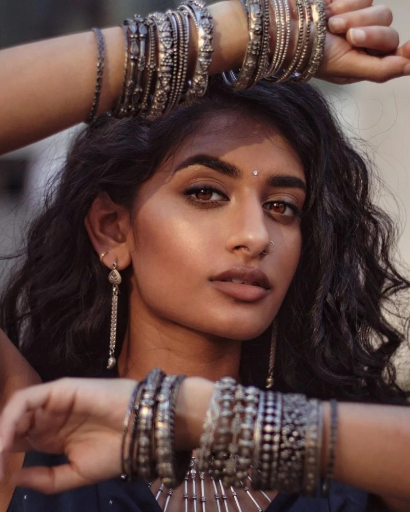 bindas girl dp 16