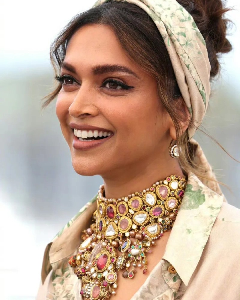 bindas girl dp 24