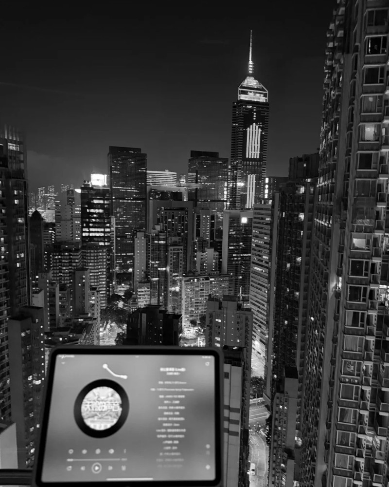 black and white dp 12