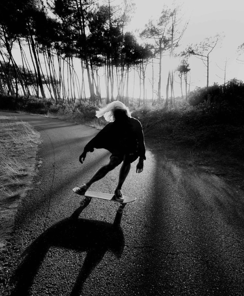 black and white dp 16
