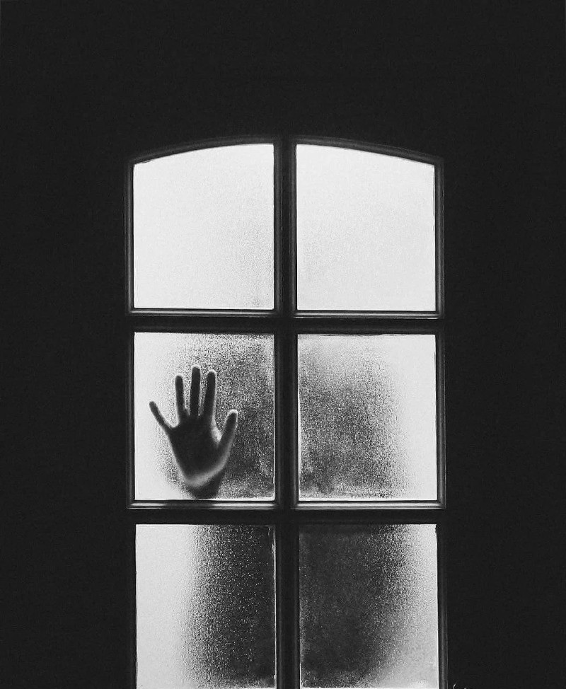 black and white dp 22