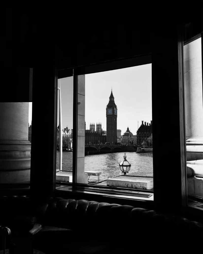 black and white dp 24