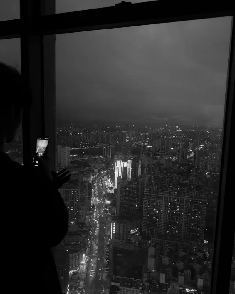 black and white dp 5