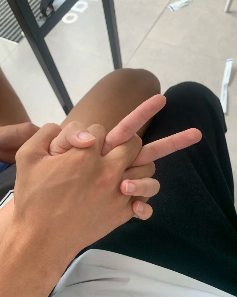 couple hands dp 12