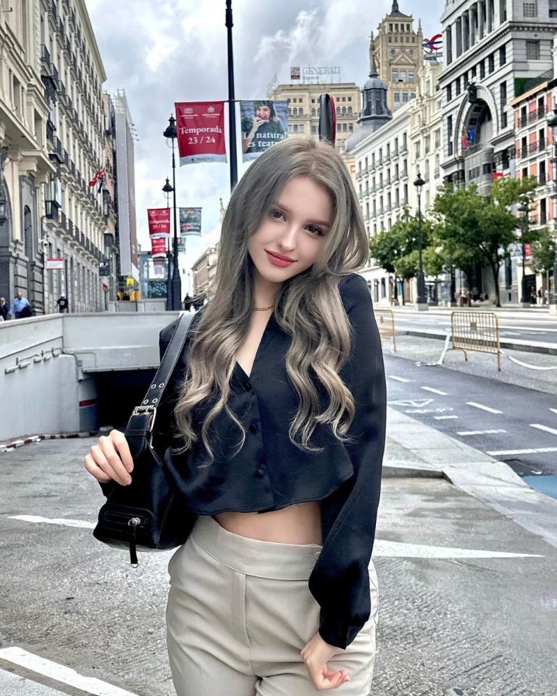 crazy girl dp 32
