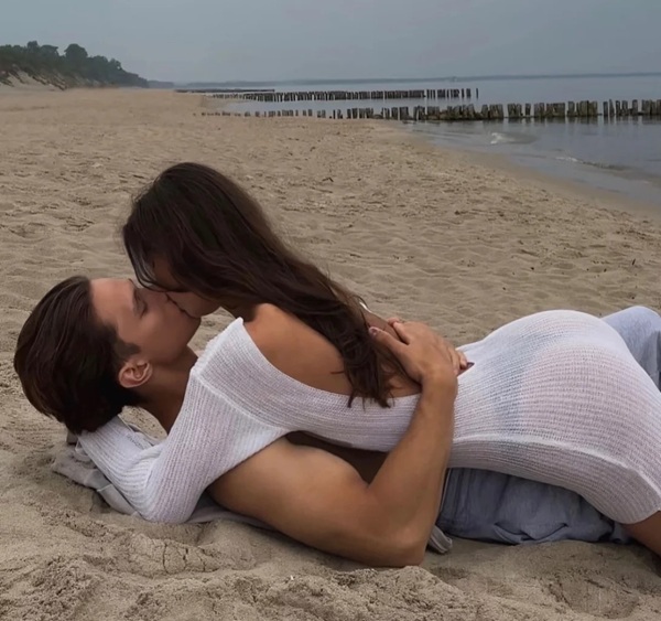 cute couple pic dp 33