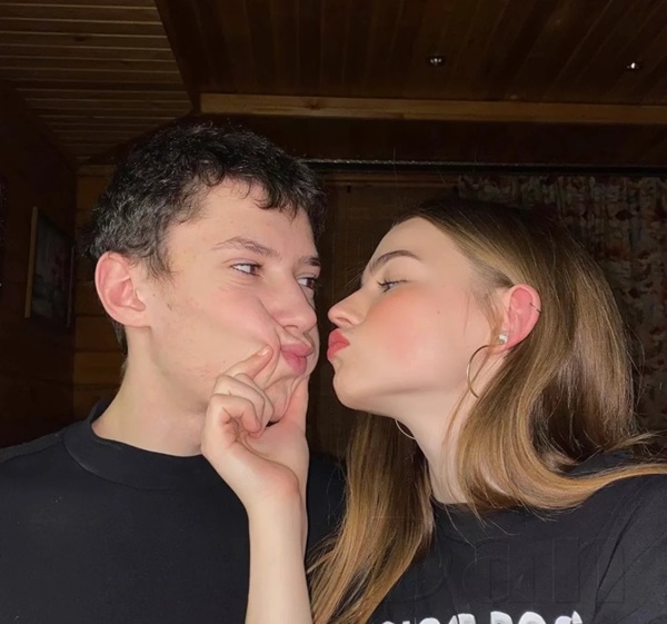 cute couple pic dp 35