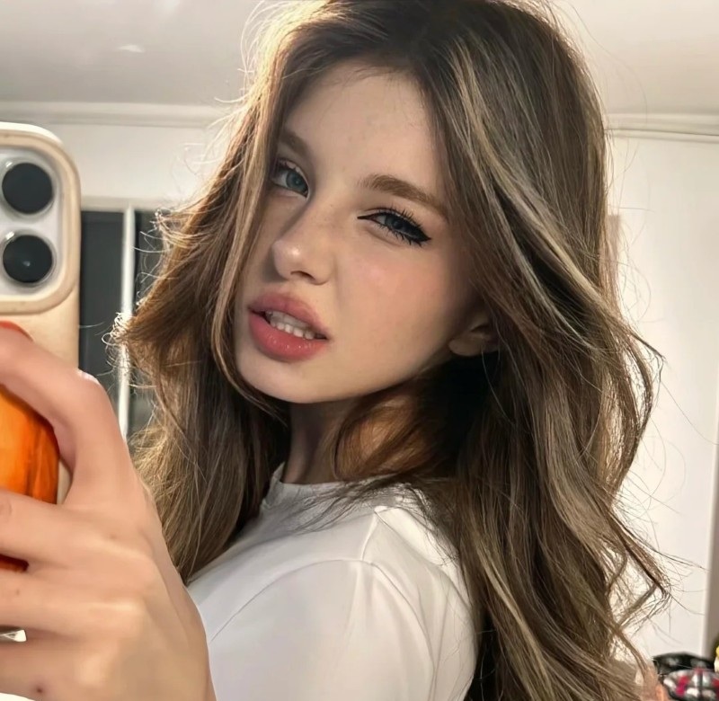 cute girl pic for fb dp