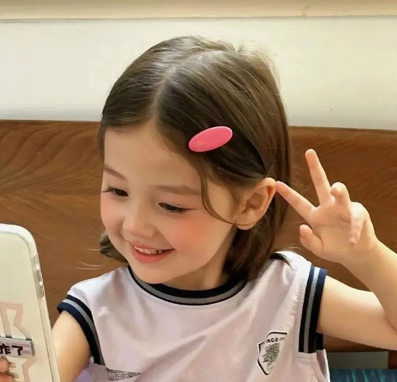 cuteness cute baby girl images for whatsapp dp 32