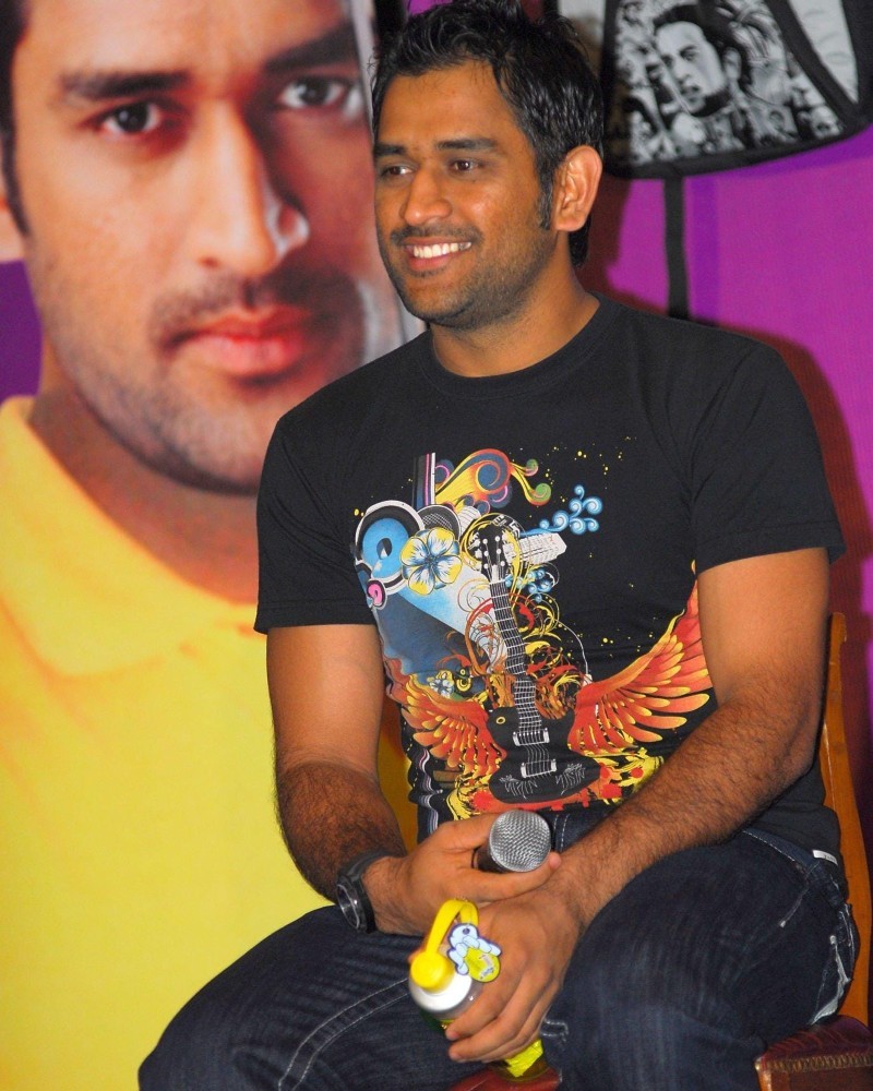 dhoni dp 27