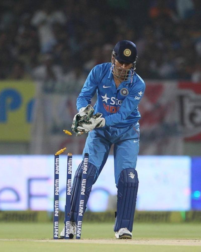 dhoni dp 36