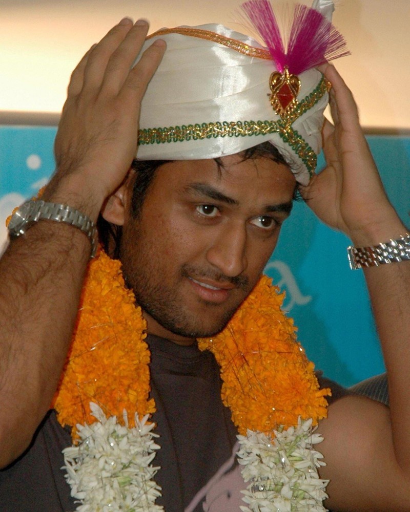 dhoni dp 7