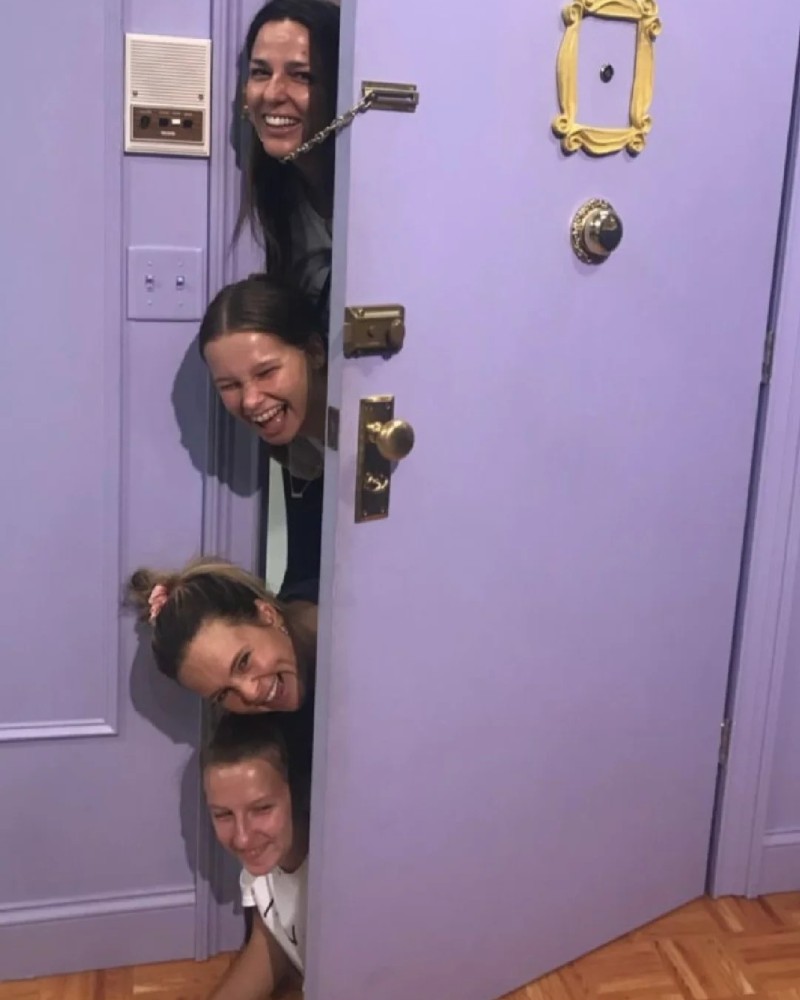 friends group dp funny 11