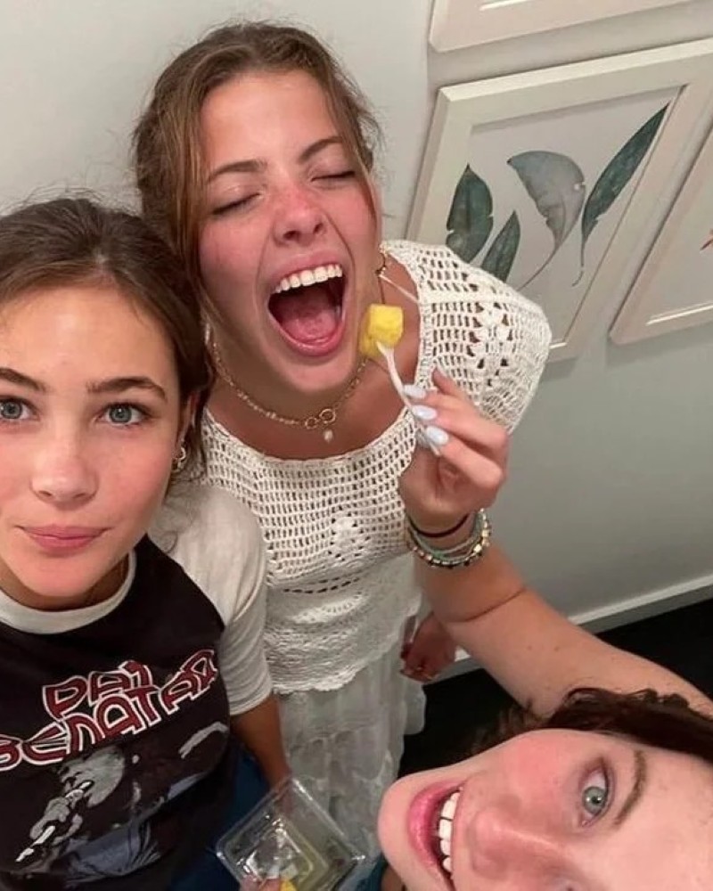 friends group dp funny 9