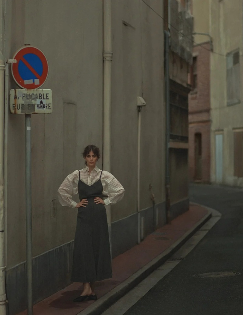 lonely girl dp 20