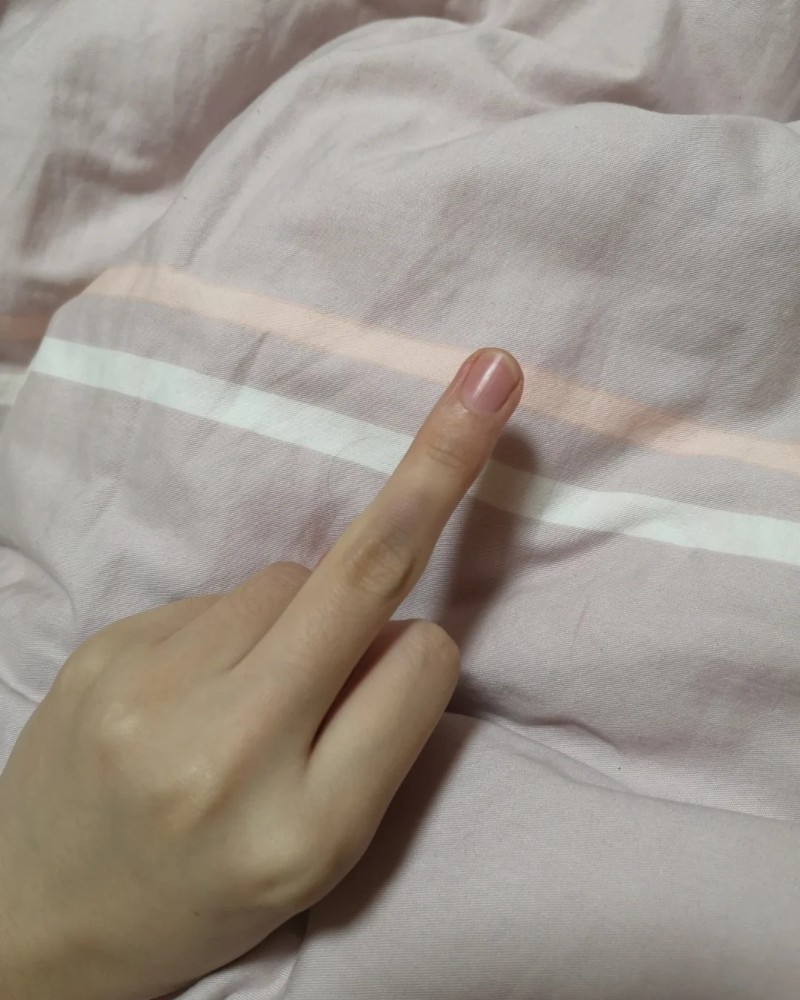 middle finger dp 18