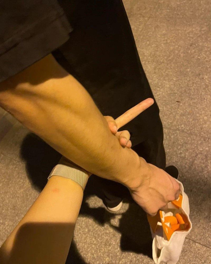 middle finger dp 28