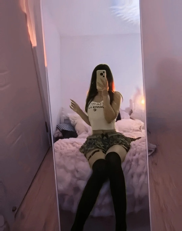 modern hidden face dp