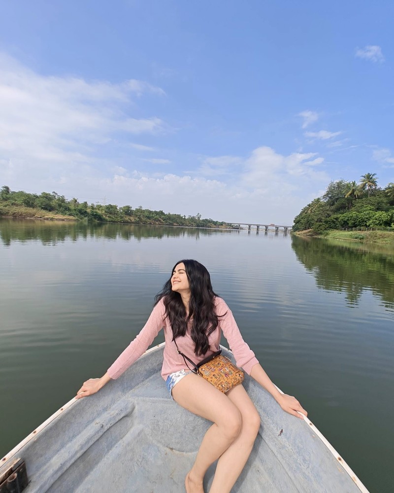 adah sharma sexy pics 21