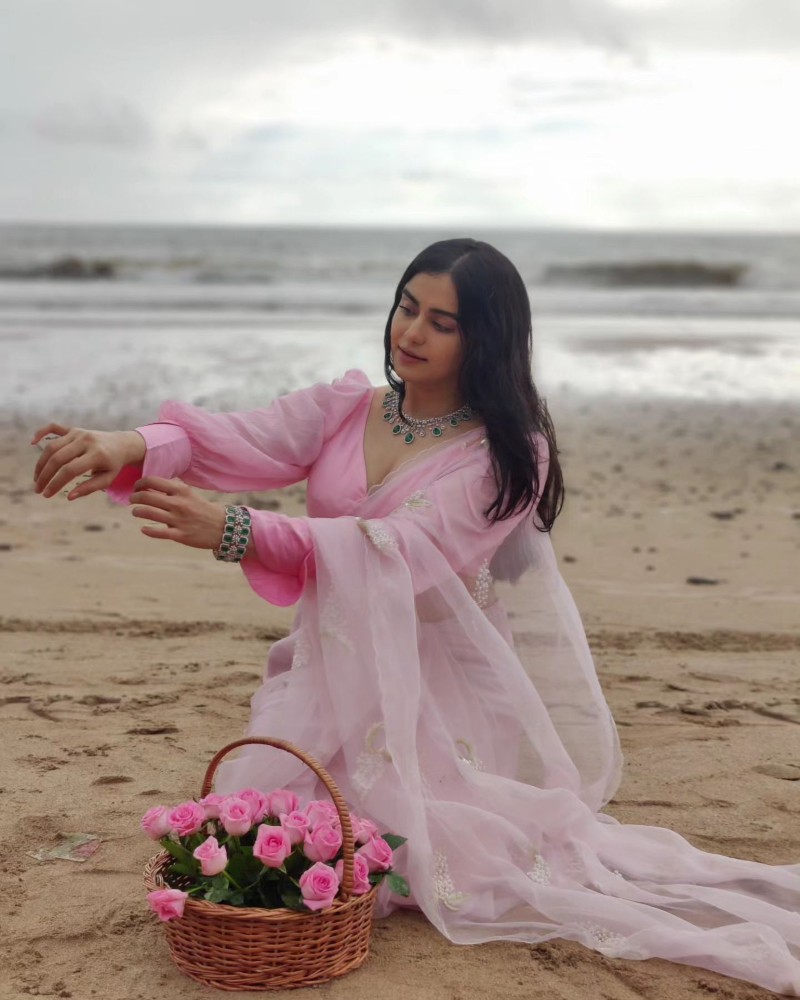 adah sharma sexy pics 24