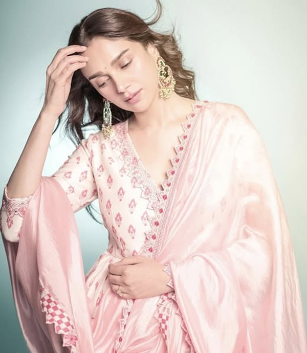 aditi rao hydari sexy pics 21