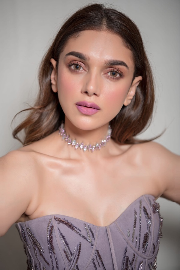 aditi rao hydari sexy pics 