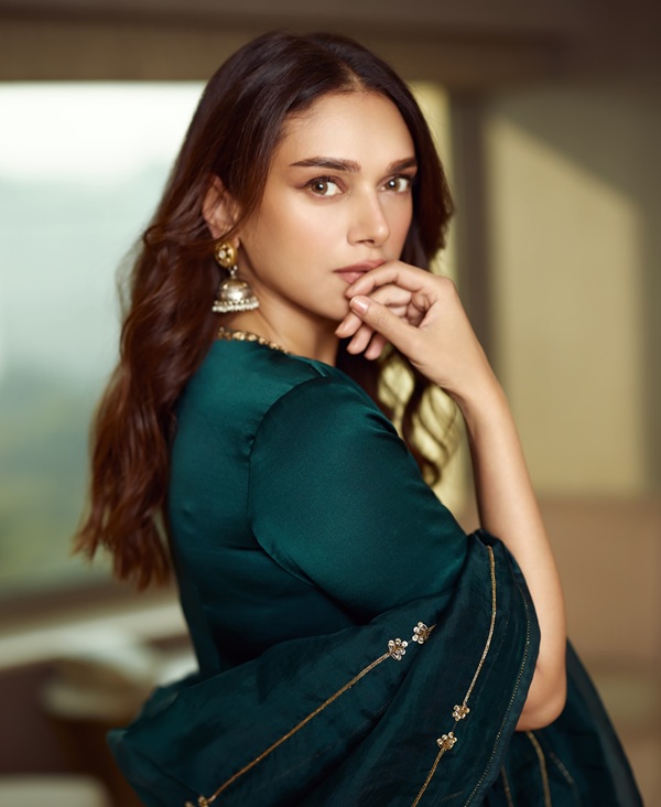 aditi rao hydari sexy pics 8