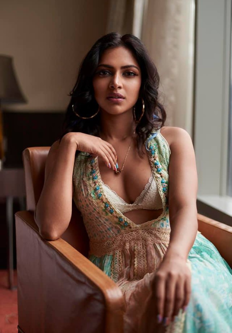 amala paul sexy pic 10