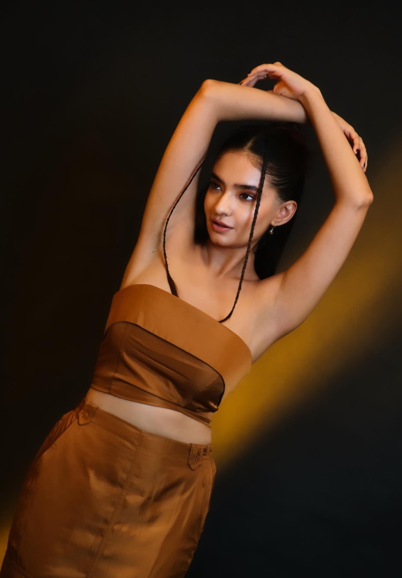 anushka sen sexy pic 19