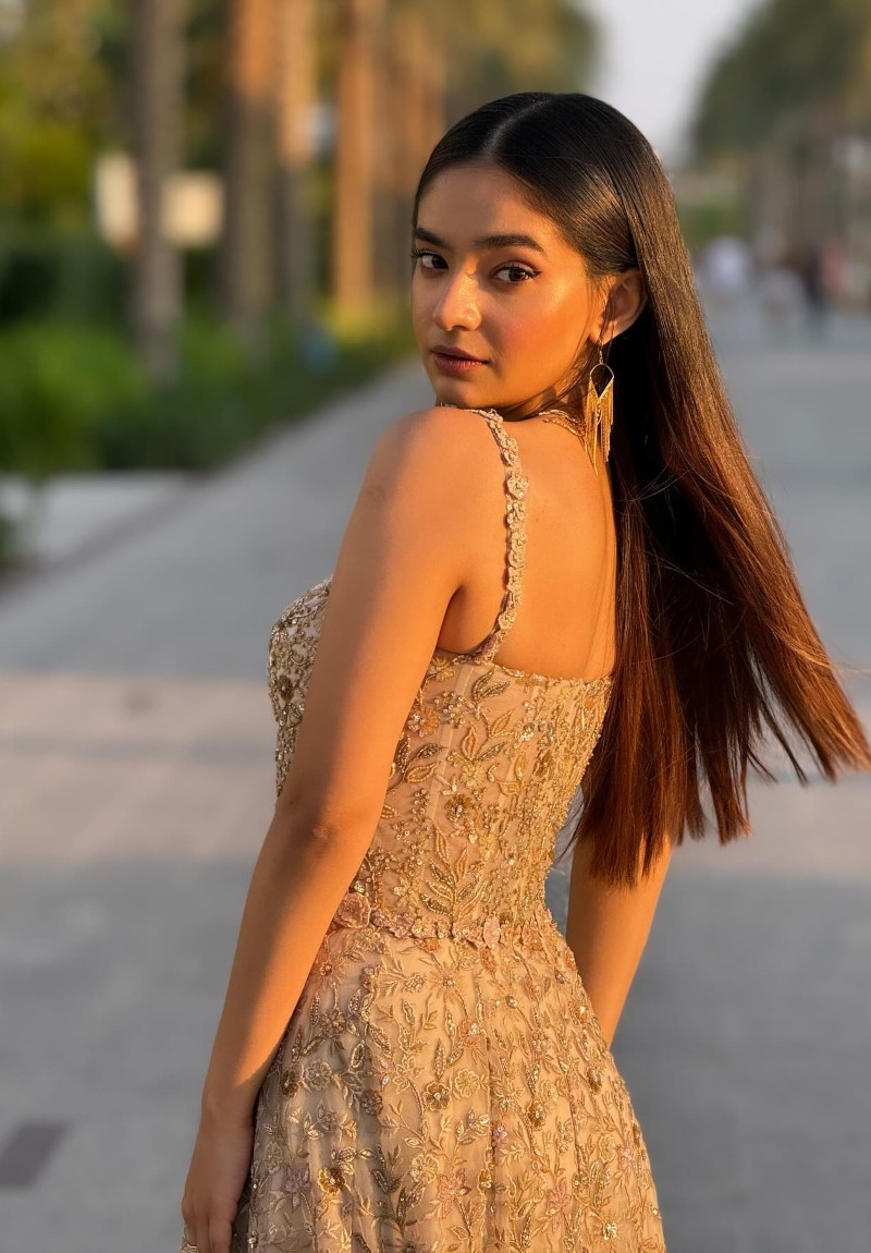 anushka sen sexy pic 23