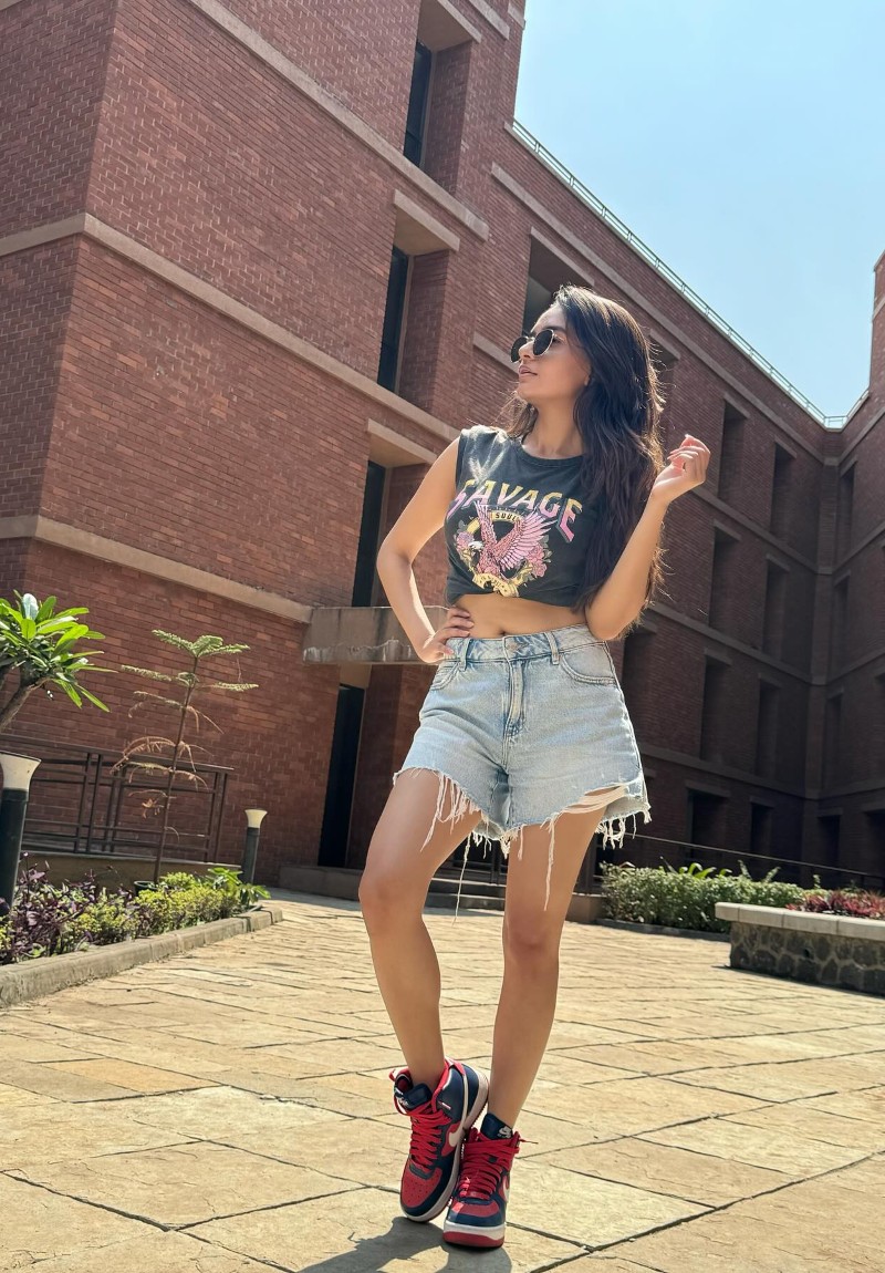 anushka sen sexy pic 6