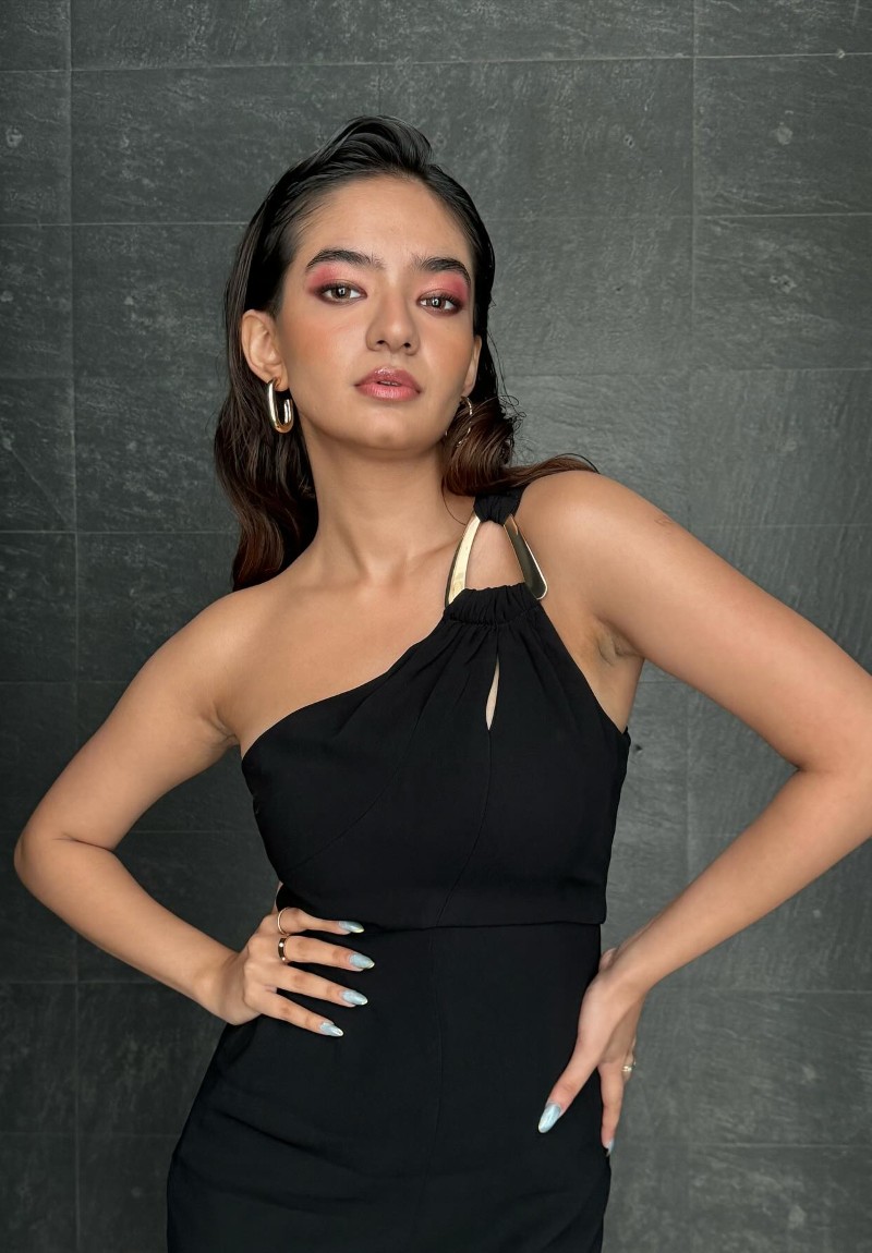 anushka sen sexy pic 9