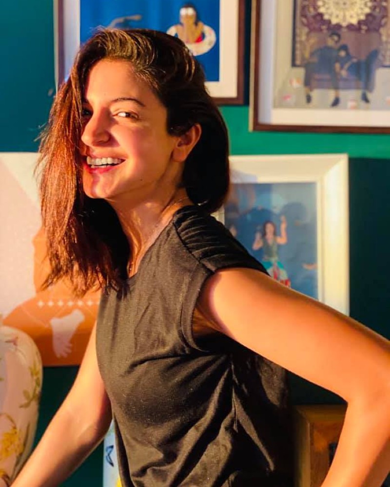 anushka sharma sexy pics 1