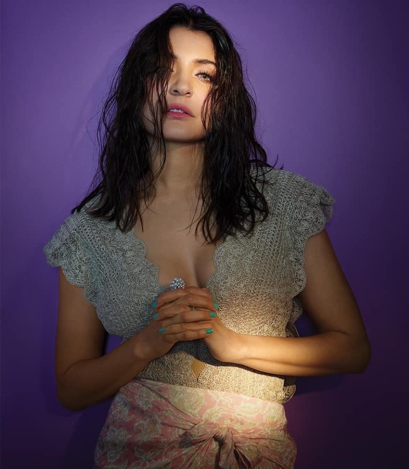 anushka sharma sexy pics 36