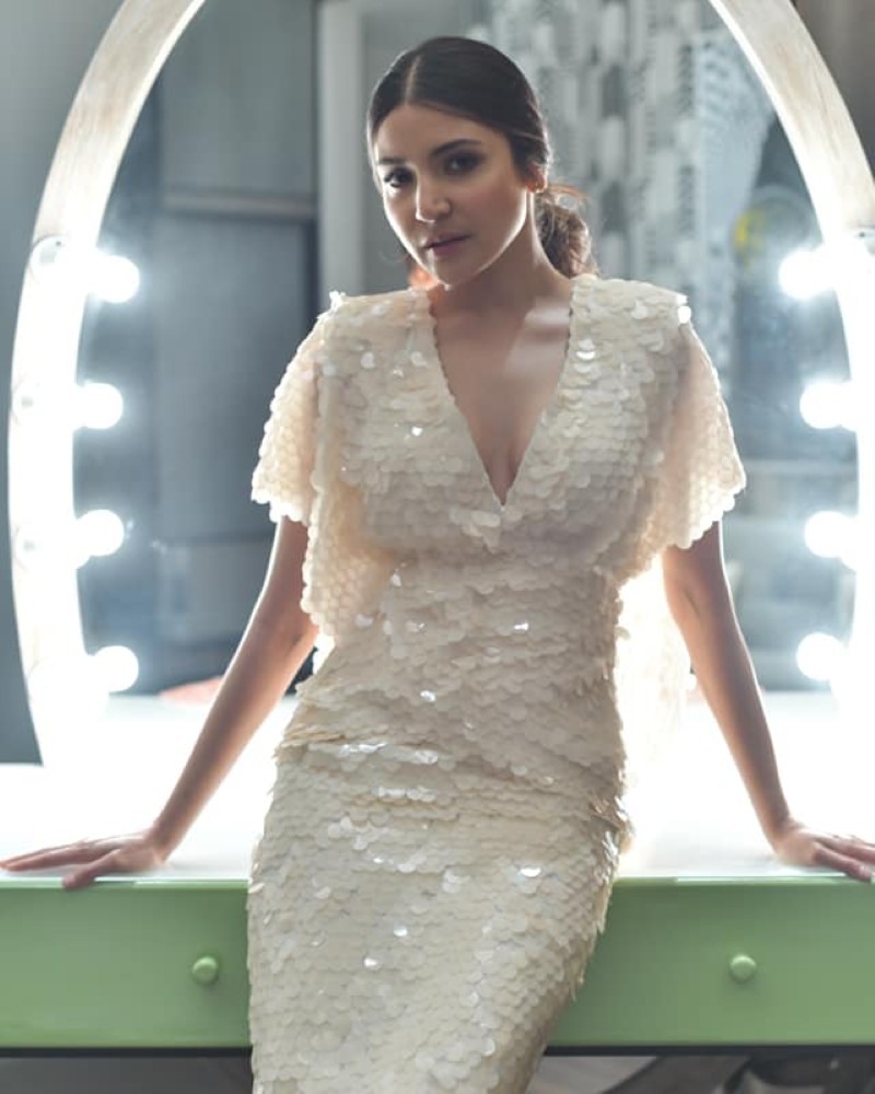 anushka sharma sexy pics 38