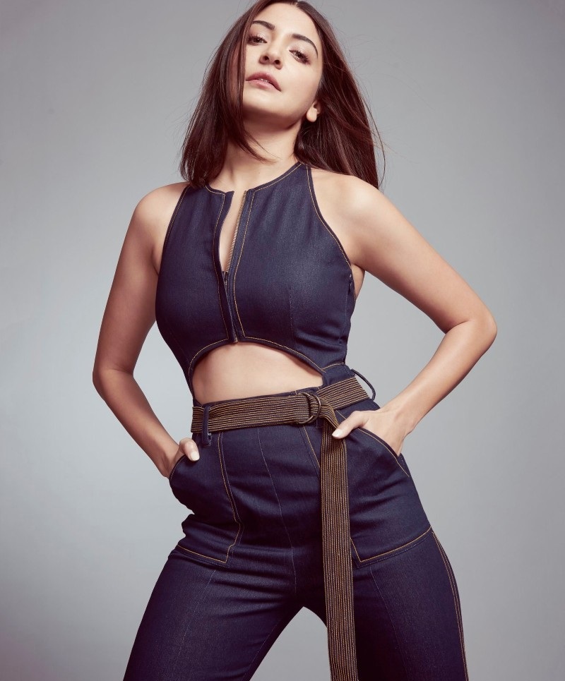 anushka sharma sexy pics 6