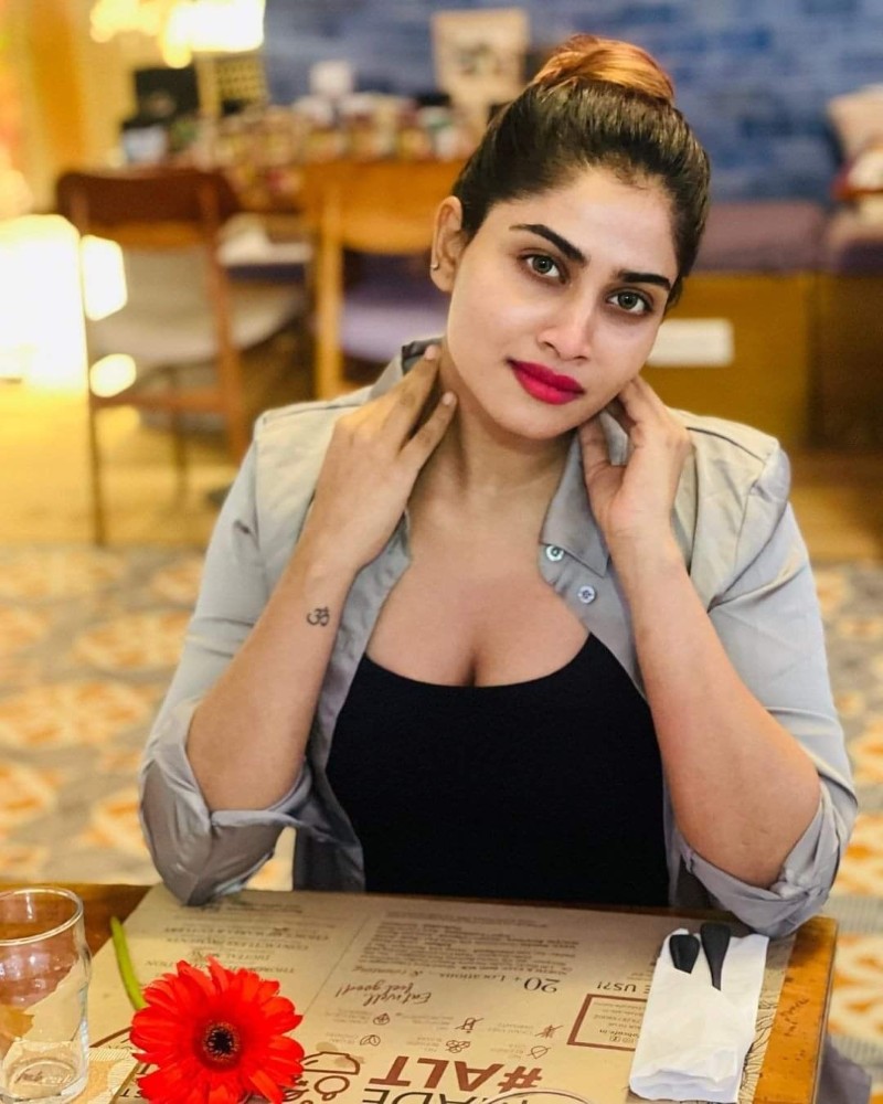 bollywood actress sexy pics 4
