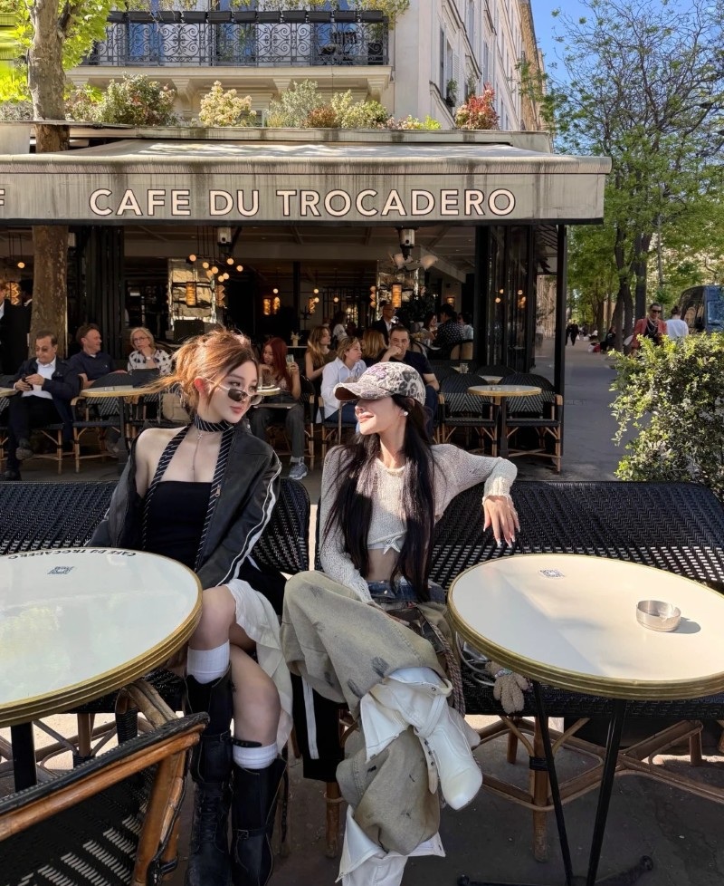 cute 2 best friends 14
