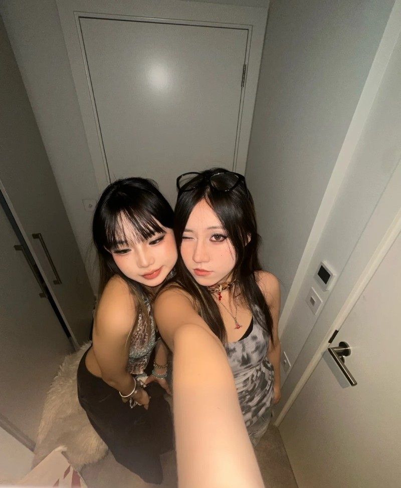 cute 2 best friends 18