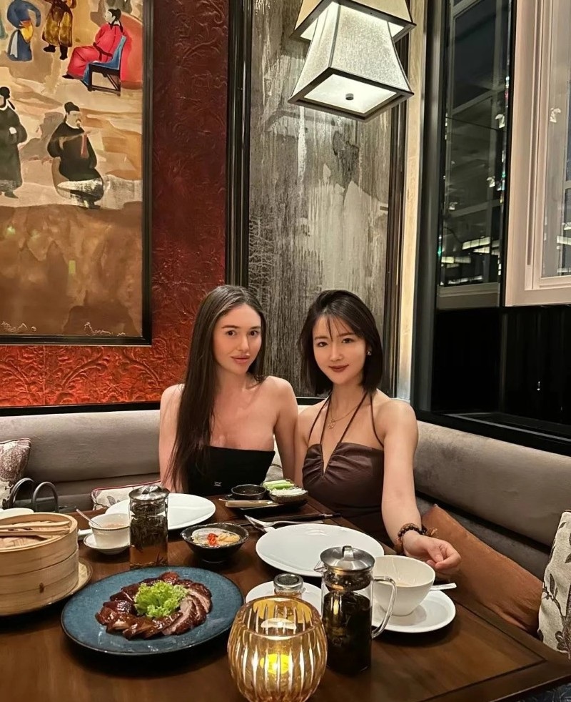 cute 2 best friends 34