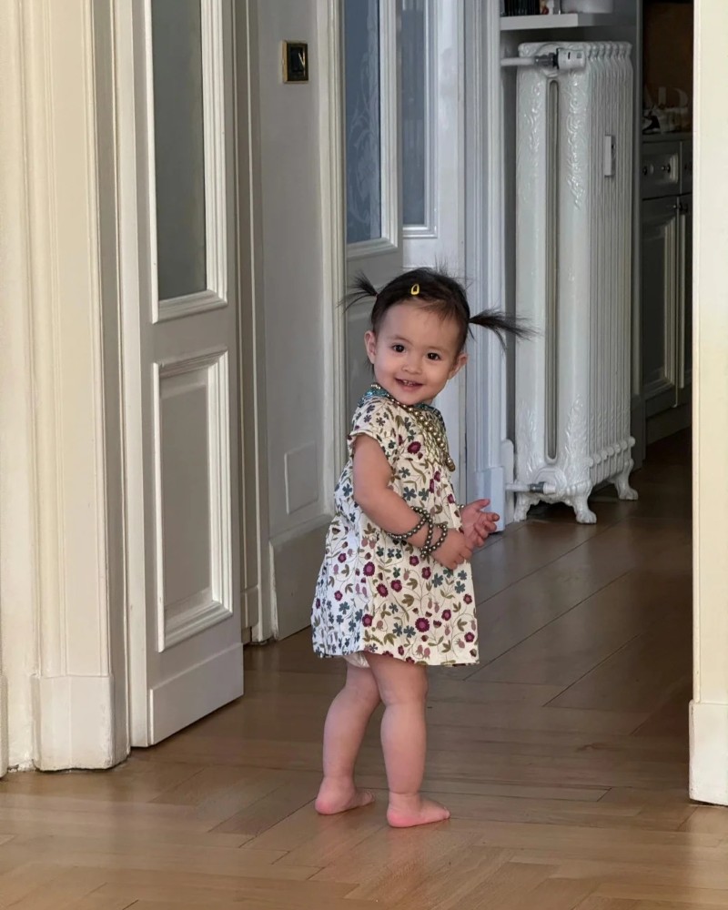cute smile baby girl pic