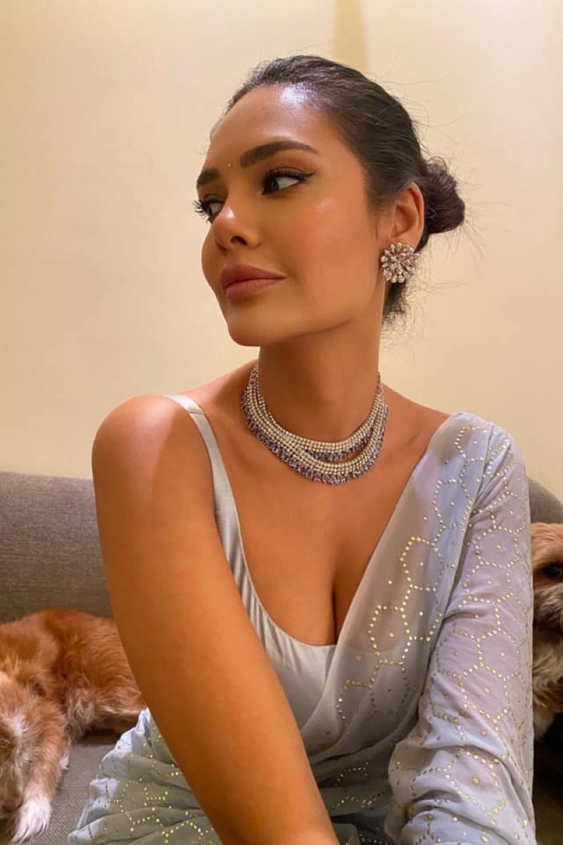 esha gupta sexy pics 24